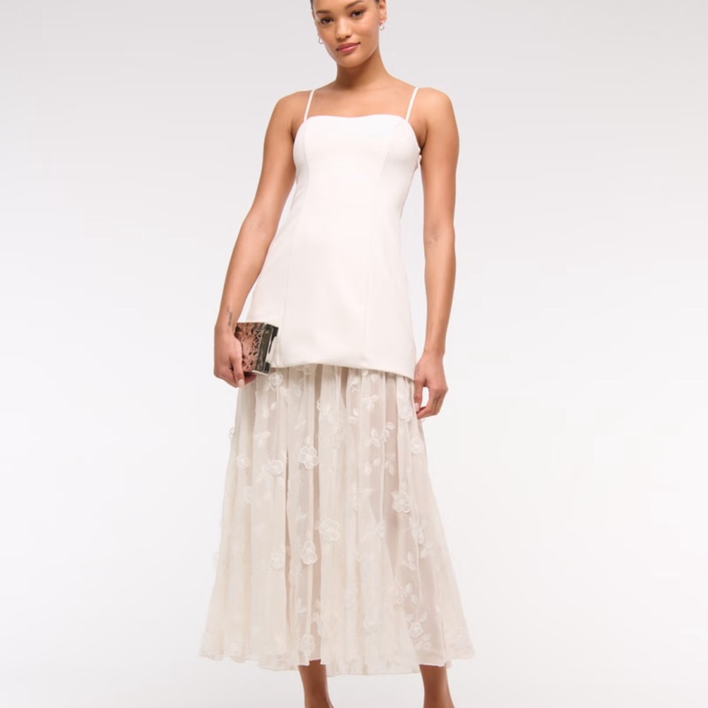 Abercrombie & Fitch Cream Floral Embroidered Maxi Dress - Picture 2 of 16